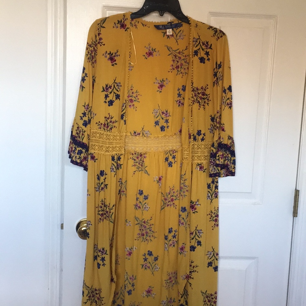 Francesca’s floral shawl